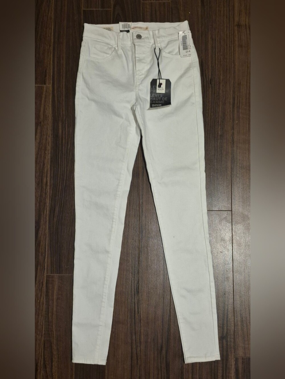 NWT Levi’s Premium 720 High Rise Super Skinny White Jeans 24 x 30